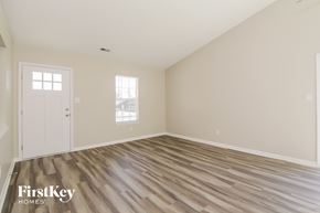 Charlotte house for rent - 712 Pennwood Lane Charlotte, NC 28215