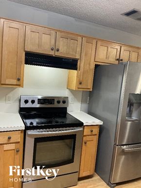 Carrollton house for rent - 2026 Greenview Dr Unit B Carrollton, TX 75010