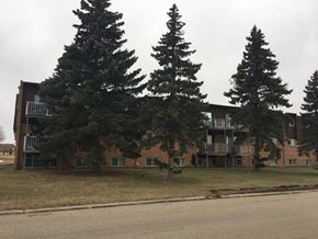 Devil's Lake apartment for rent - the building where the apartment is located