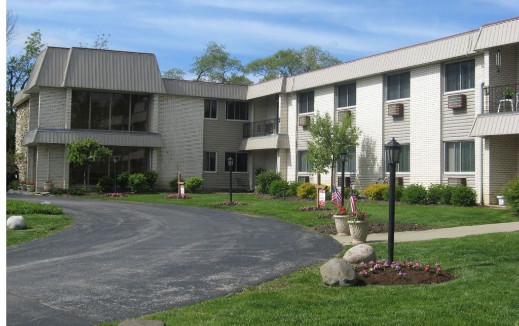 705-711-s-milwaukee-ave-apartments-for-rent-in-libertyville
