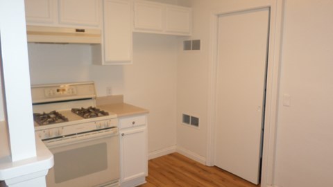 Floor plan for 2 beds, 1 bath, 828 sqft