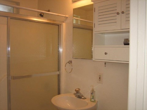Floor plan for 2 beds, 1 bath, 800 sqft