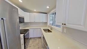 Lakewood house for rent - 6695 West 13th Avenue, Lakewood