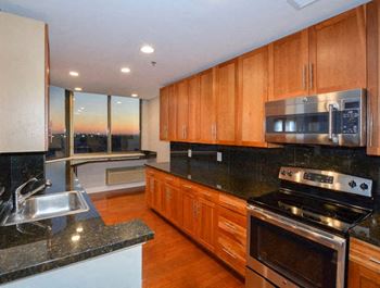 Kitchen-with-breakfast-bar