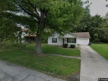 Warren house for rent - A white house with a tree in front of it.