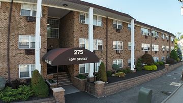 Irvington apartment for rent - A building with the number 275 on it.