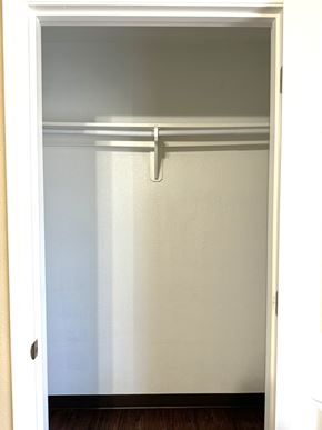 Durant apartment for rent - the closet door is open and the room is empty