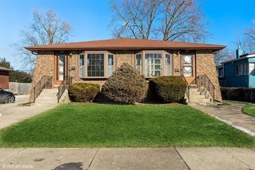 Hammond house for rent - the front of a brick house with a lawn