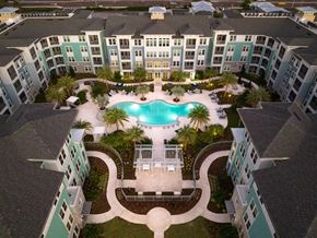 St. Petersburg apartment for rent - Aerial view of pool