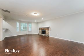 Stone Mountain house for rent - 555 Sherwood Grn Stone Mountain, GA 30087