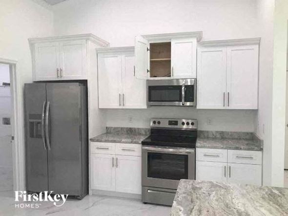 3903 25th Street SW, LEHIGH ACRES, FL, 33976