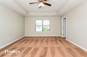 Mcdonough house for rent - the spacious living room is clean and ready for you to use