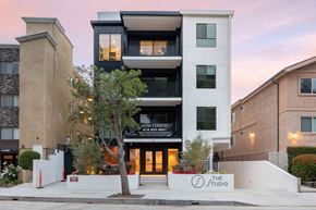 Los Angeles apartment for rent - the building in which the hotel is located