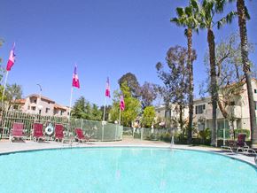 Santa Clarita apartment for rent - the swimming pool at the apartments for rent
