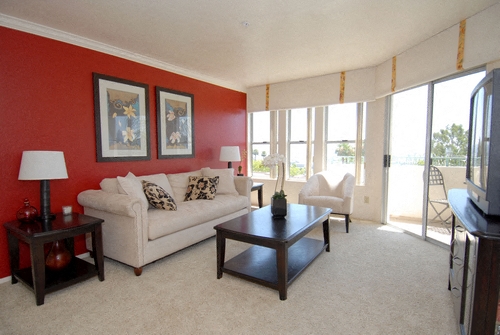 Floor plan for 2 beds, 2 baths, 951 sqft