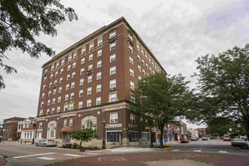 Council Bluffs apartment for rent - an apartment building on the corner of a city street