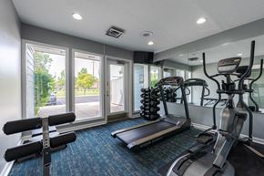 Indianapolis apartment for rent - the gym at the preserve apartments falls oh