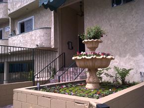 Los Angeles apartment for rent - a flower garden in front of an apartment building