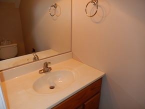 Elgin house for rent - 326 N. Airlite Street