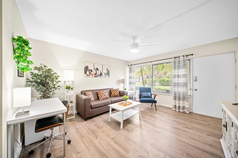 Floor plan for 1 bed, 1 bath, 650 sqft