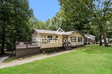 Douglasville house for rent - 351 Bakers Bridge Circle