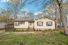 Douglasville house for rent - 351 Bakers Bridge Circle