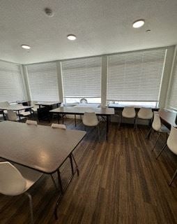 Redwood City apartment for rent - a dining room with tables and chairs