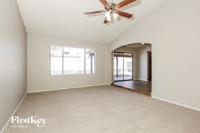 Glendale house for rent - 10015 N 65th Avenue Glendale, AZ 85302