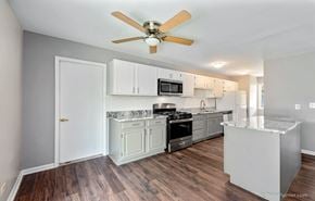 Bolingbrook house for rent - 240 Bristol Way