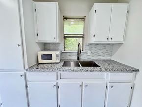Additional image 5 of 3021 Sycamore APT 8, Bay City, TX, 77414