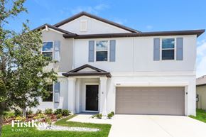 Riverview house for rent - A two-story house with a garage is for sale.