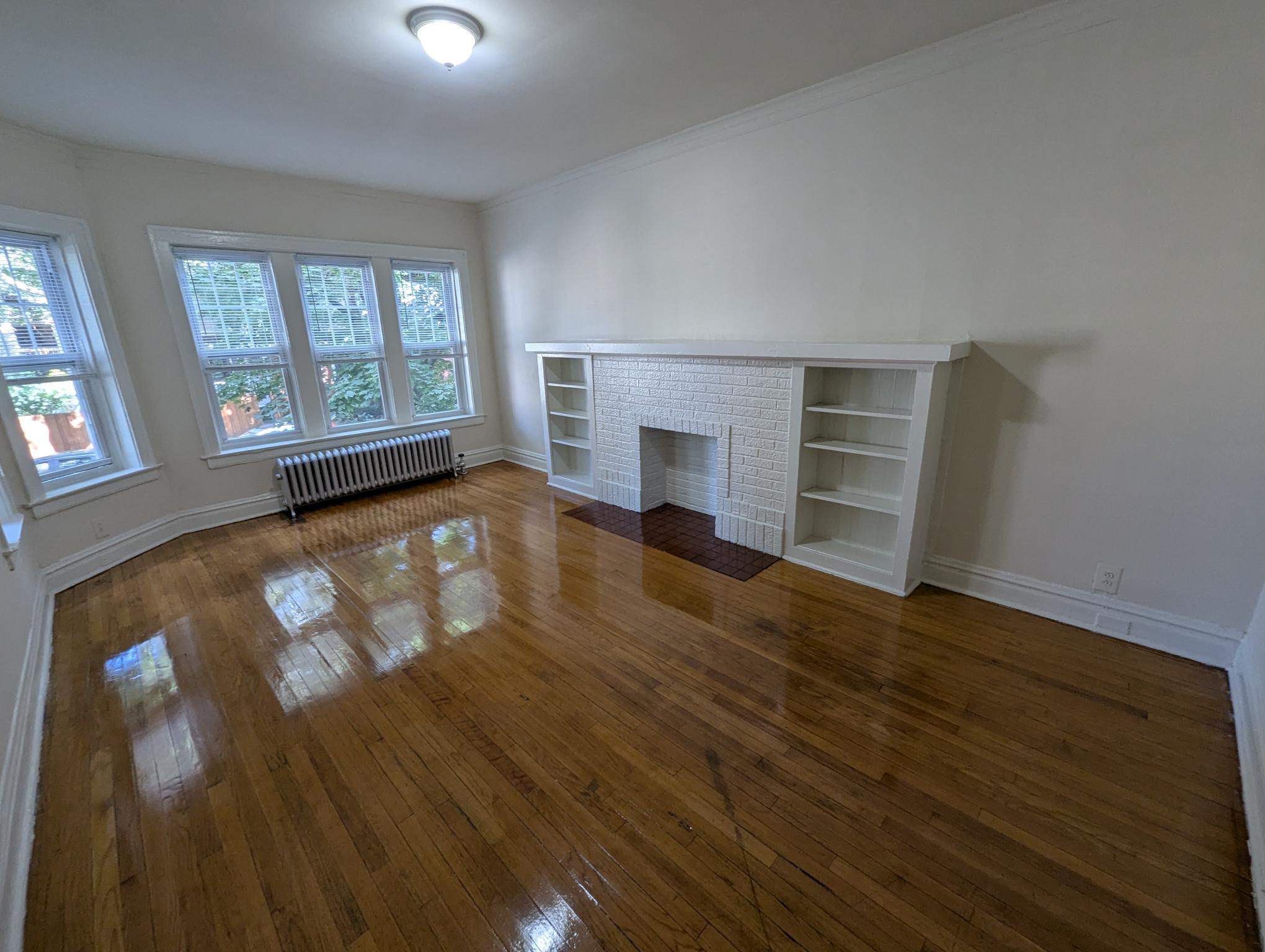 Floor plan for 1 bed, 1 bath, 950 sqft