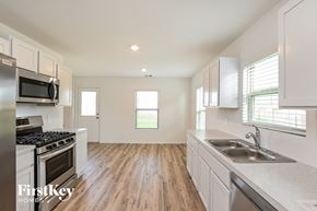 Magnolia house for rent - 302 Pickwick Gardens Lane Magnolia, TX 77354
