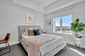 Los Angeles apartment for rent - a bedroom with a bed and a window