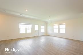 San Antonio house for rent - the living room is clean and ready for us to use