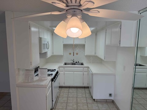 Floor plan for 1 bed, 1 bath, 681 sqft
