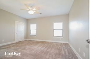 Yukon house for rent - the second bedroom is spacious and has a ceiling fan