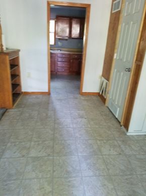 Windsor house for rent - 206 W Jackson