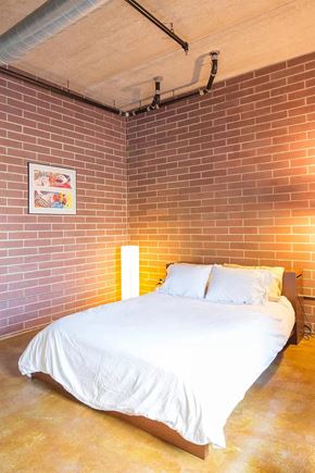 Ann Arbor apartment for rent - Unit 9 main bedroom