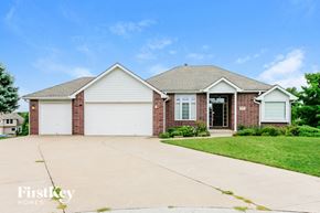 Basehor house for rent - 15541 Pine Ridge Basehor, KS 66007