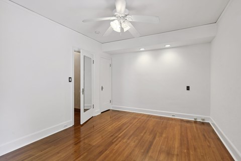 Floor plan for 2 beds, 1 bath, 1200 sqft