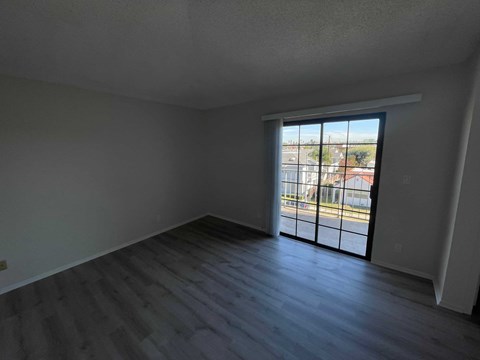 Floor plan for 2 beds, 2 baths, 900 sqft
