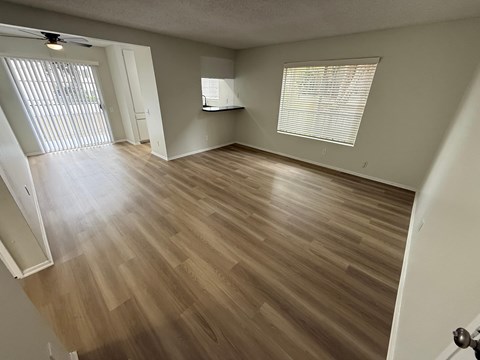 Floor plan for 2 beds, 2 baths, 950 sqft