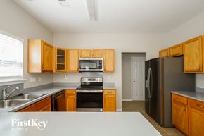Charlotte house for rent - 2020 Pheasant Glen Road Charlotte, NC 28214