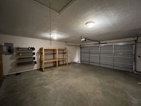 Deridder house for rent - the garage is empty and ready to be remodeled
