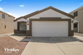 Florence house for rent - a house with a white garage door in front of it