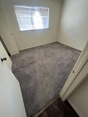 Temple apartment for rent - a room with a carpeted floor and a window