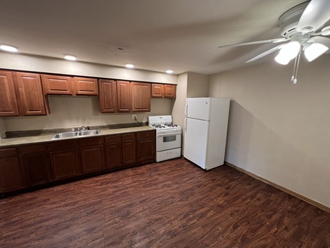 Floor plan for 2 beds, 1 bath, 1000 sqft