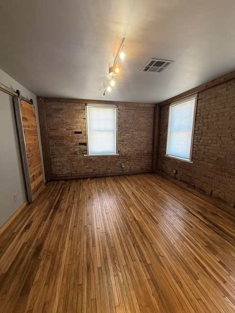 Floor plan for 2 beds, 1 bath, 700 sqft