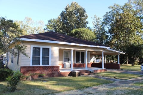Floor plan for 3 beds, 2 baths, 1100 sqft